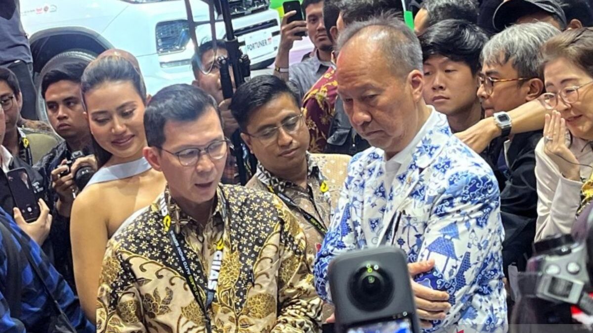 Indonesia promotes all auto technologies to cut emissions