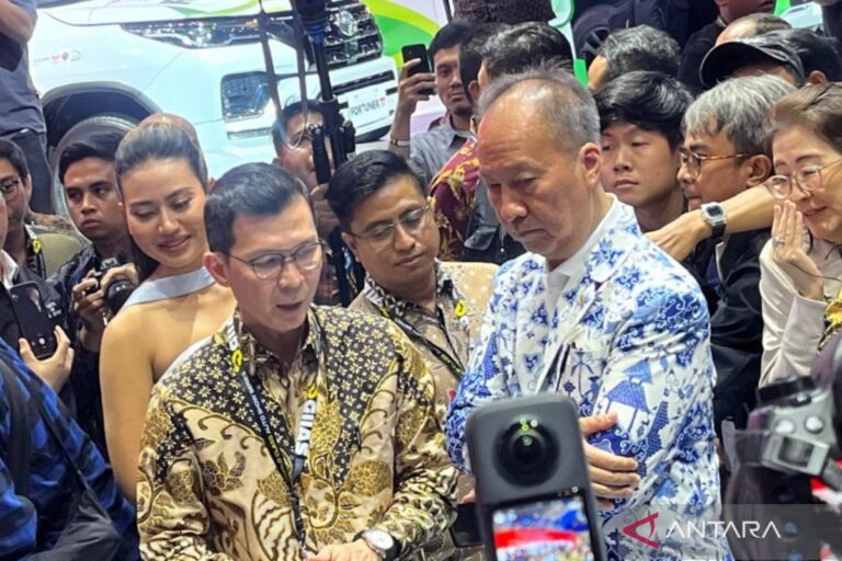 Indonesia promotes all auto technologies to cut emissions